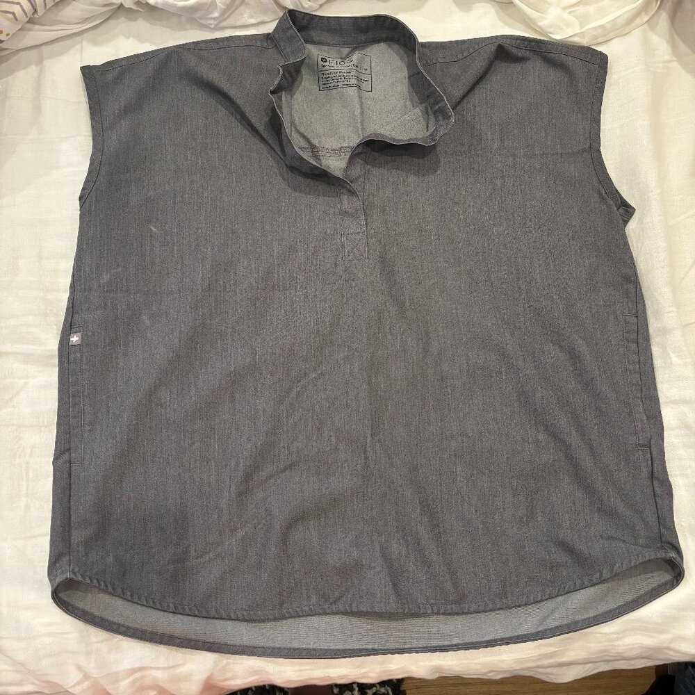 Figs scrub top